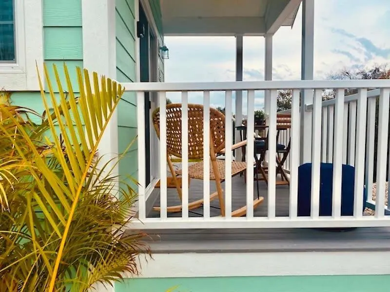 Pinecraft Tiny Home 'Green Parrot ' Sarasota