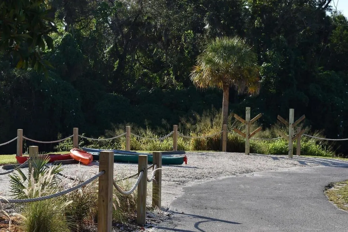 Pinecraft Tiny Home 'Green Parrot ' Sarasota